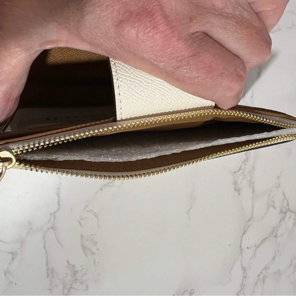 NWT Coach Ivory Leather Wristlet/Phone Wallet - Picture 8 of 11